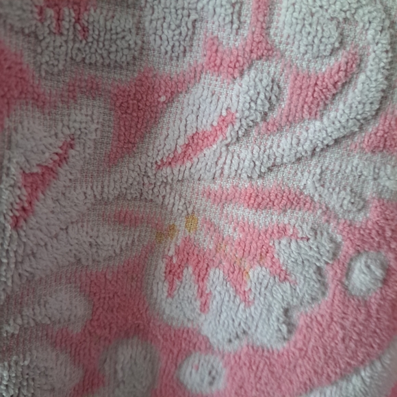 Vintage Pink Bath Towel Shirt - Picture 5 of 5